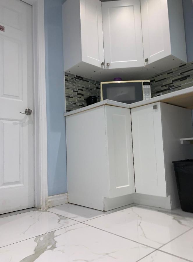 Private Comfy Apartment In 몬트리올 외부 사진